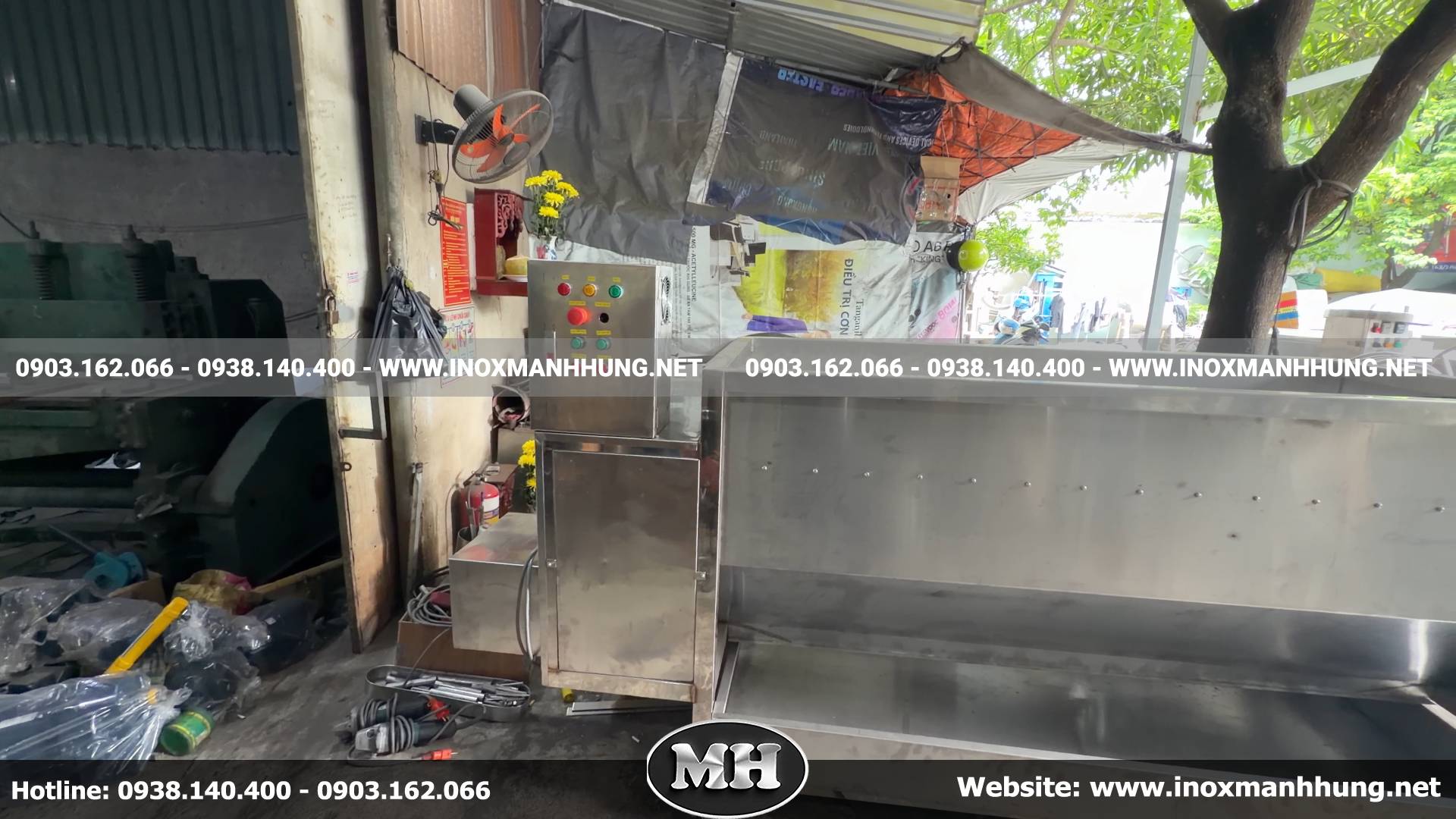 Máy rửa và lột vỏ củ quả được làm từ vật liệu Inox 304 siêu bền bỉ và chống gỉ sét tuyệt đối