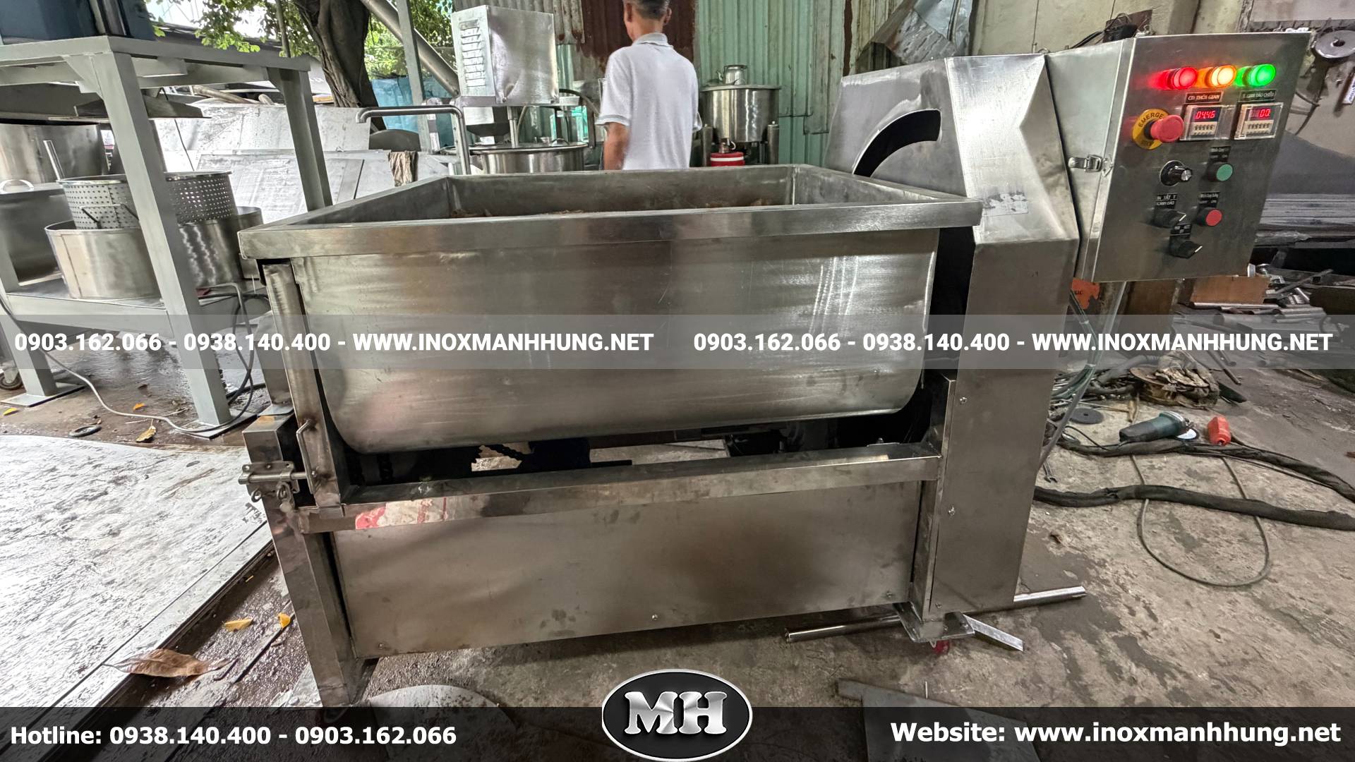 Bảng giá máy trộn hai trục đảo chiều 300 lít và các yếu tố ảnh hưởng