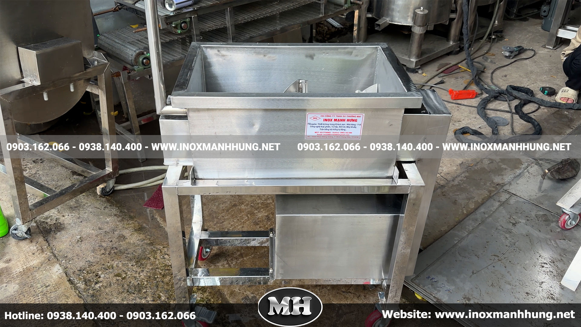 Ưu điểm vượt trội của máy trộn mini nằm ngang trong sản xuất