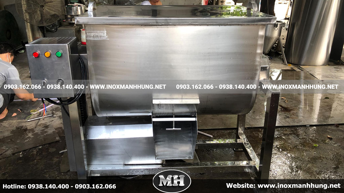Tổng quan về thiết bị máy trộn nằm ngang trong sản xuất