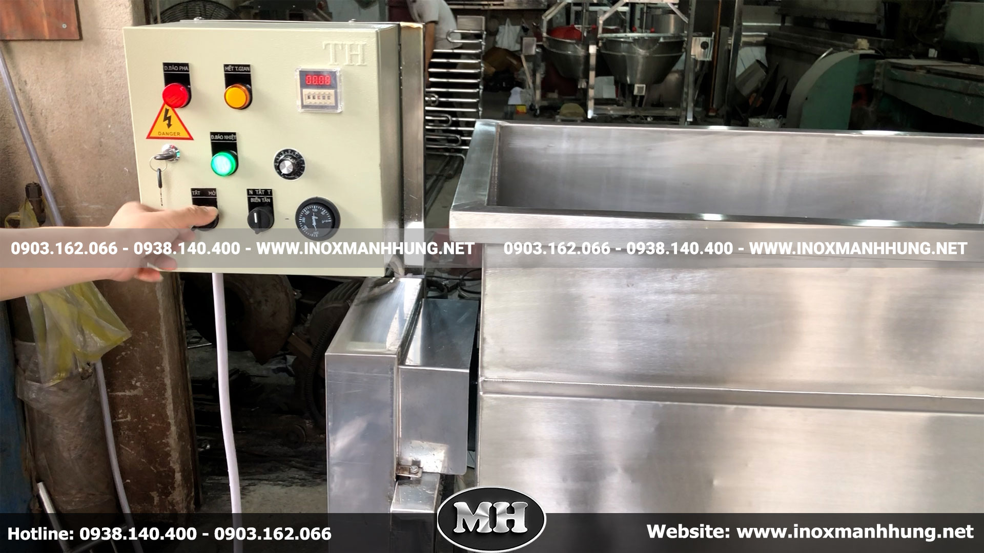 Máy được cấu tạo đơn giản, dễ dàng vận hành