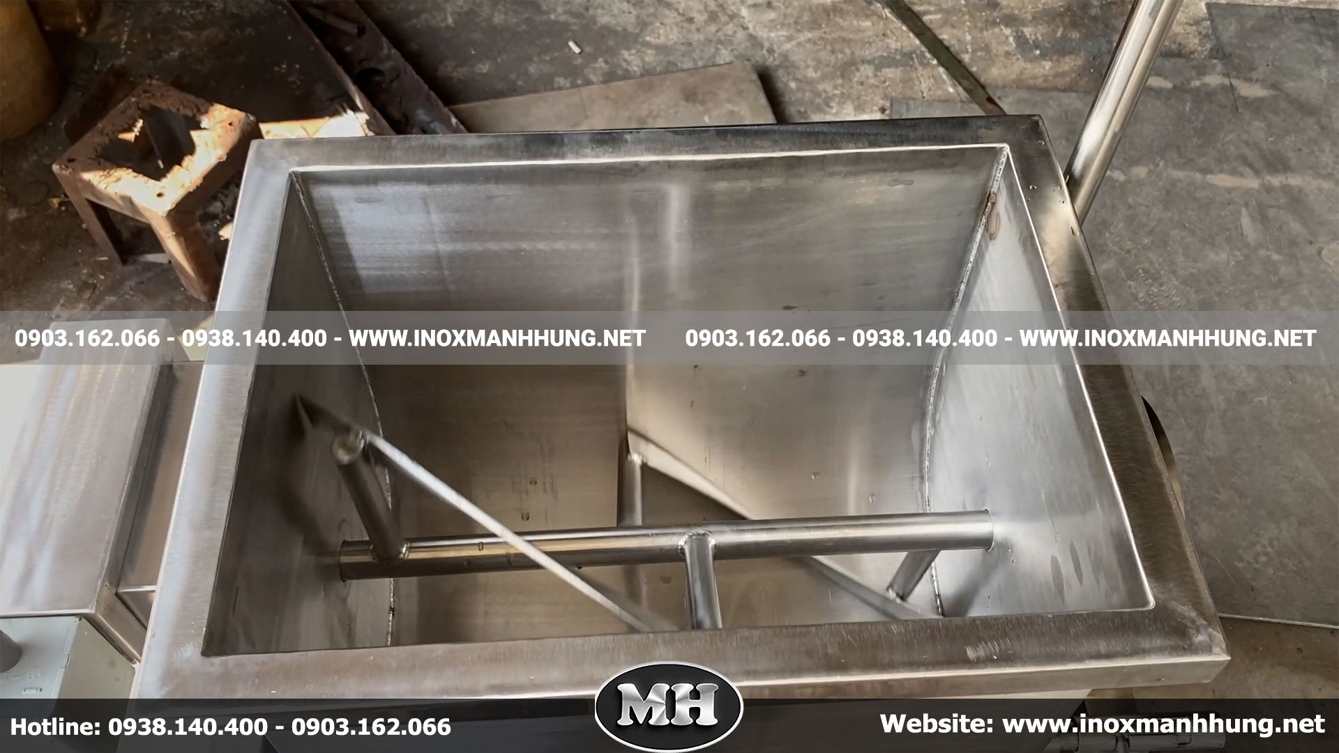 Cấu tạo chi tiết và vật liệu bền bỉ của máy trộn thực phẩm công nghiệp Cấu tạo chi tiết và vật liệu bền bỉ của máy trộn thực phẩm công nghiệp