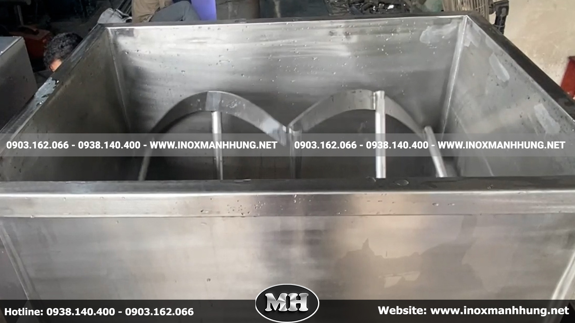 Máy trộn thịt làm thịt làm lạp xưởng được làm từ inox 304 bền, đẹp