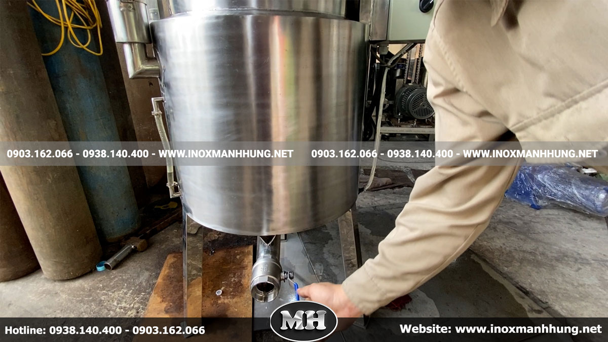 Nồi được trang bị một van xả lớn dưới đáy Nồi được trang bị một van xả lớn dưới đáy